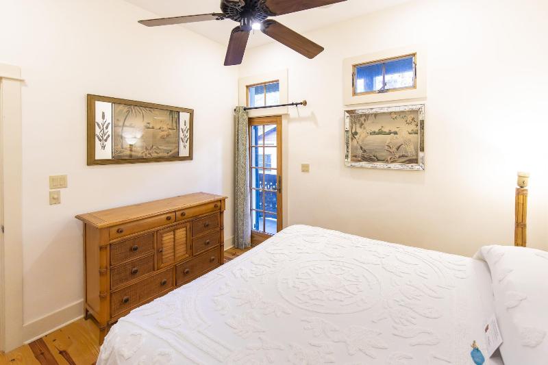 Hibiscus Coffee & Guesthouse image