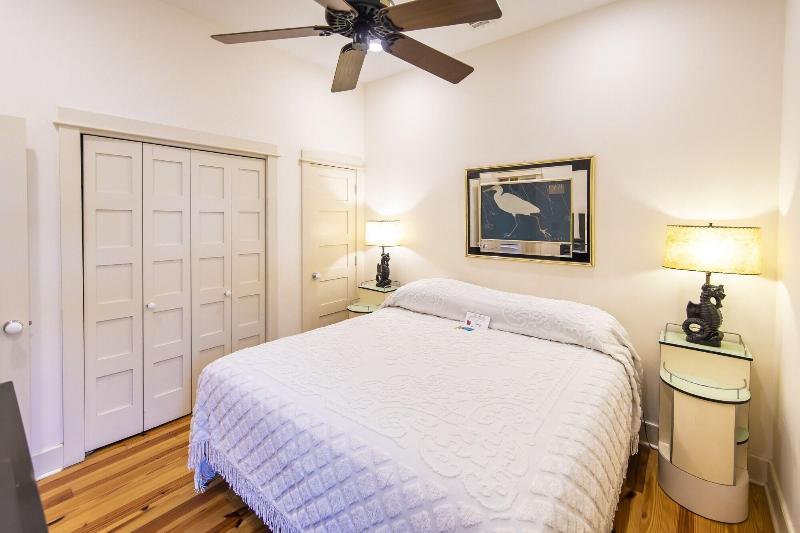 Hibiscus Coffee & Guesthouse image