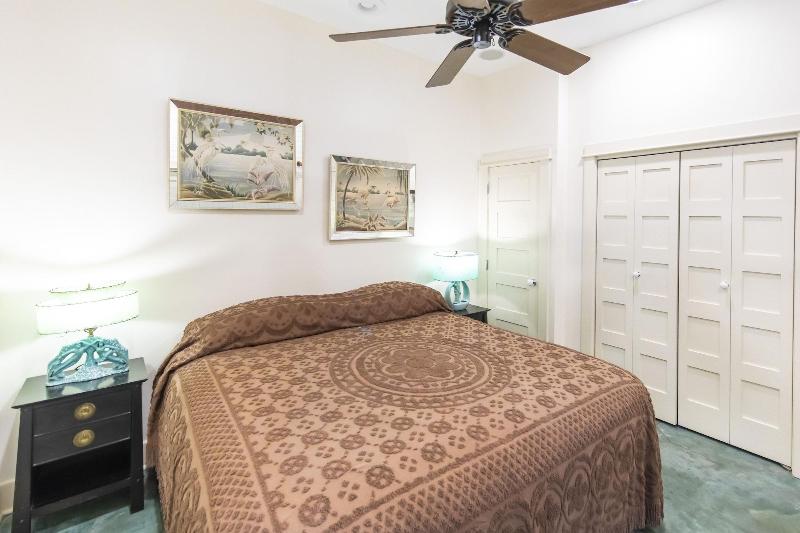 Hibiscus Coffee & Guesthouse image