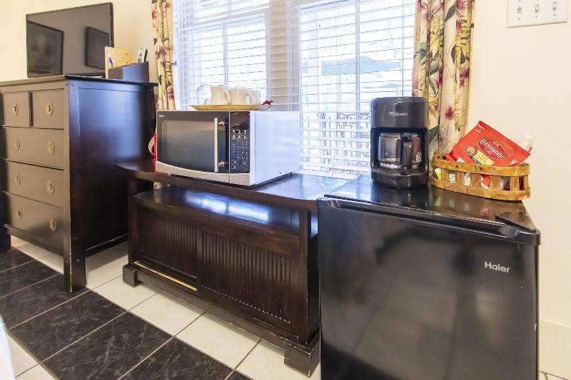Hibiscus Coffee & Guesthouse image