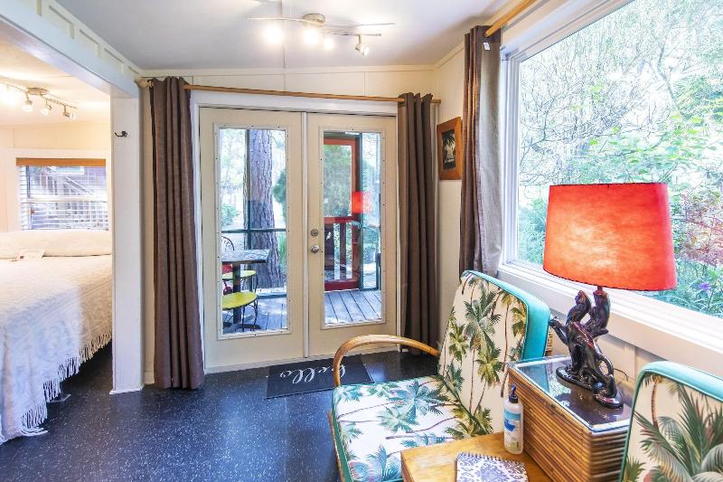 Hibiscus Coffee & Guesthouse image