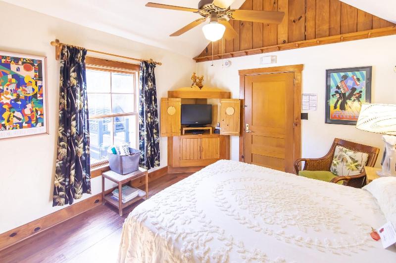 Hibiscus Coffee & Guesthouse image