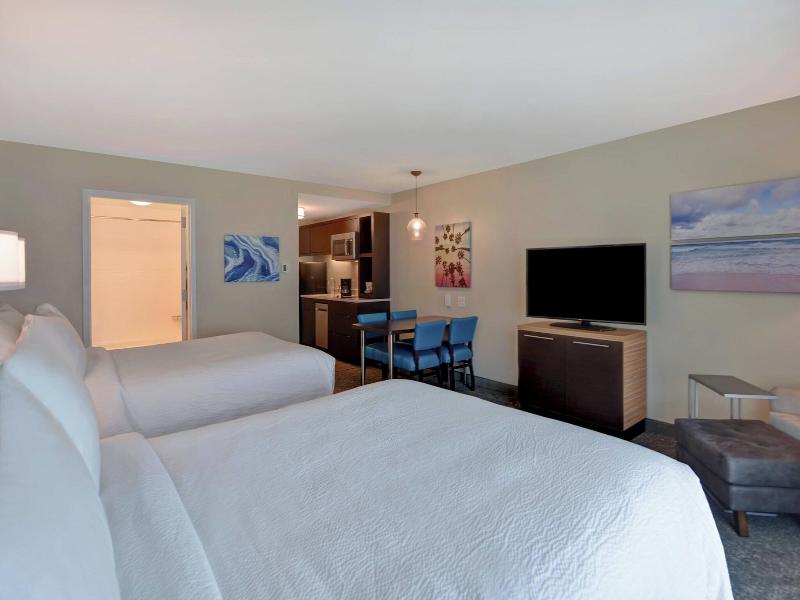 STUDIO Accessible-Two Queen Beds