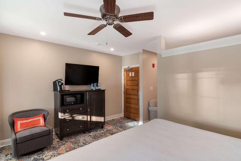 The Port Inn and Cottages, Ascend Hotel Collection image
