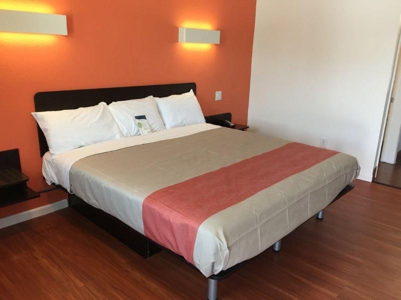 Motel 6 Glassboro, NJ - Rowan University image