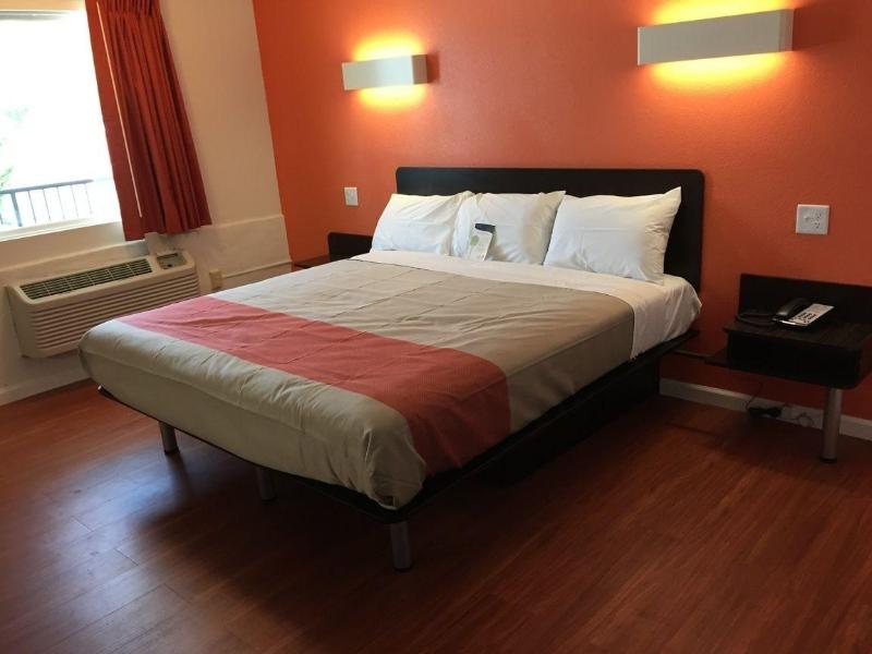 Motel 6 Glassboro, NJ - Rowan University image
