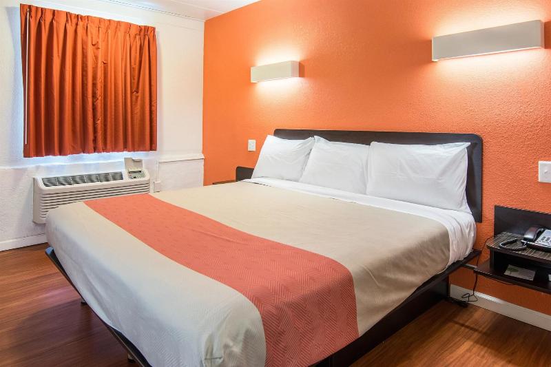 Motel 6 Glassboro, NJ - Rowan University image