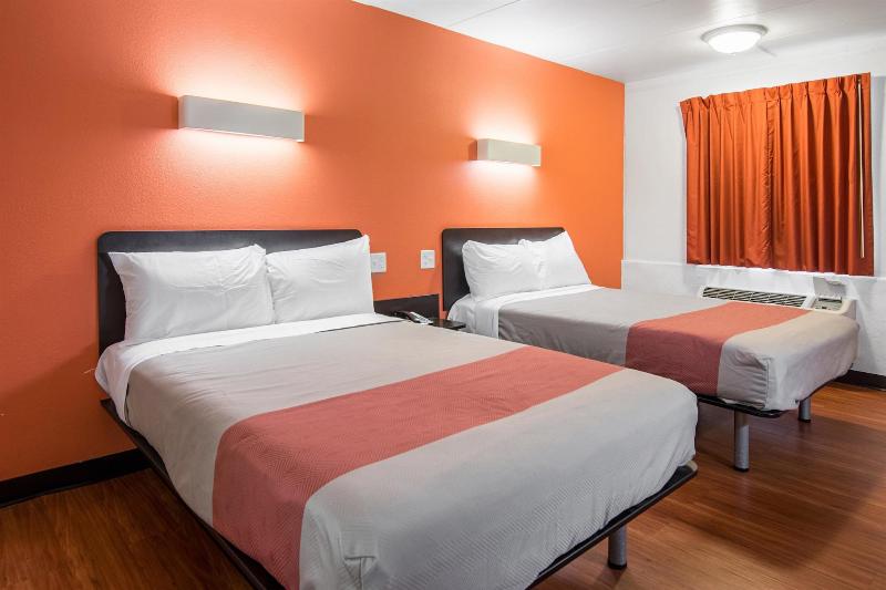 Motel 6 Glassboro, NJ - Rowan University image