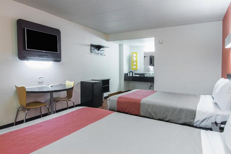 Motel 6 Glassboro, NJ - Rowan University image
