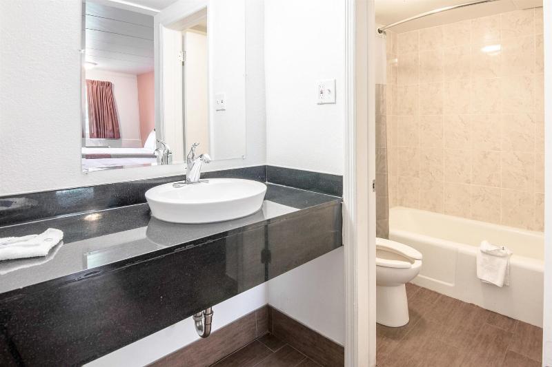 Motel 6 Glassboro, NJ - Rowan University image