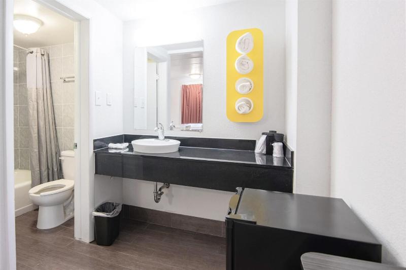 Motel 6 Glassboro, NJ - Rowan University image