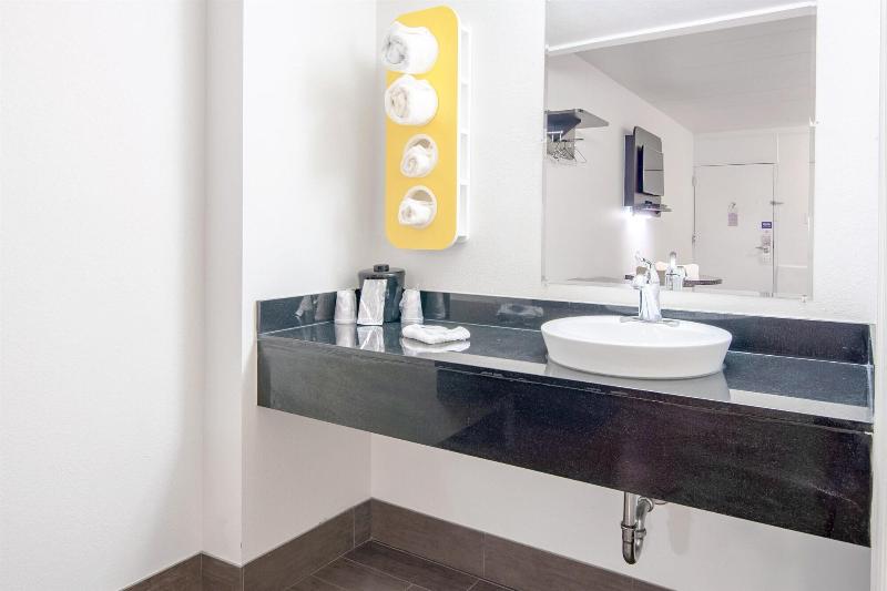Motel 6 Glassboro, NJ - Rowan University image