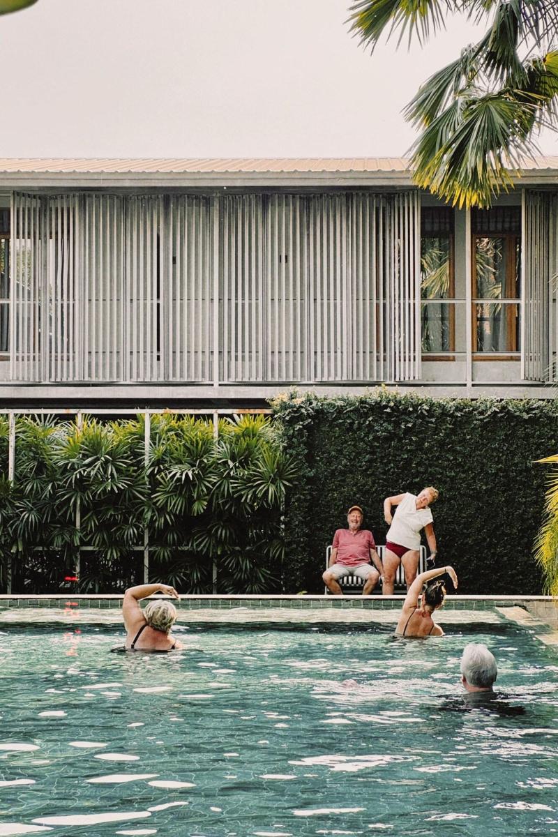 SUNKISS pool.bed.cafe image