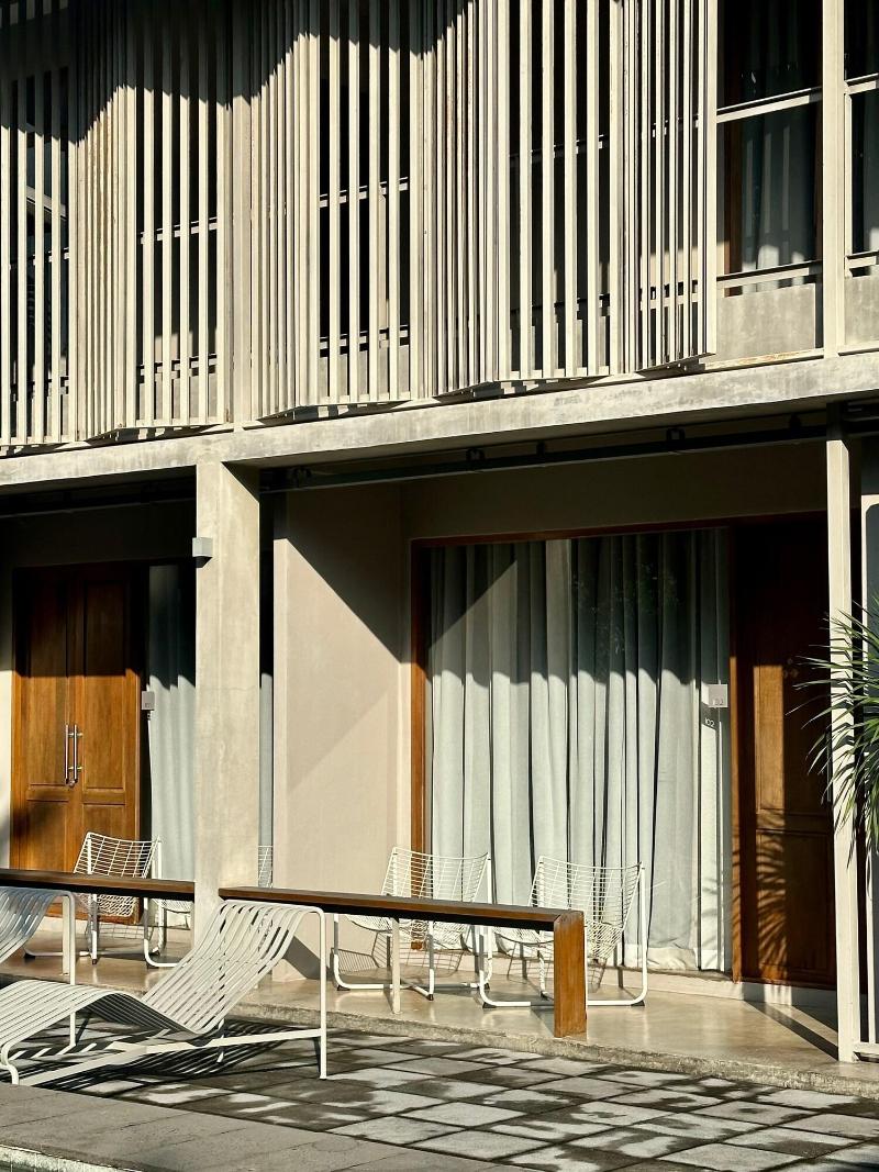 SUNKISS pool.bed.cafe image