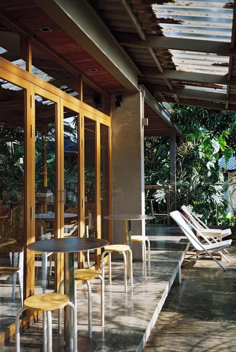 SUNKISS pool.bed.cafe image