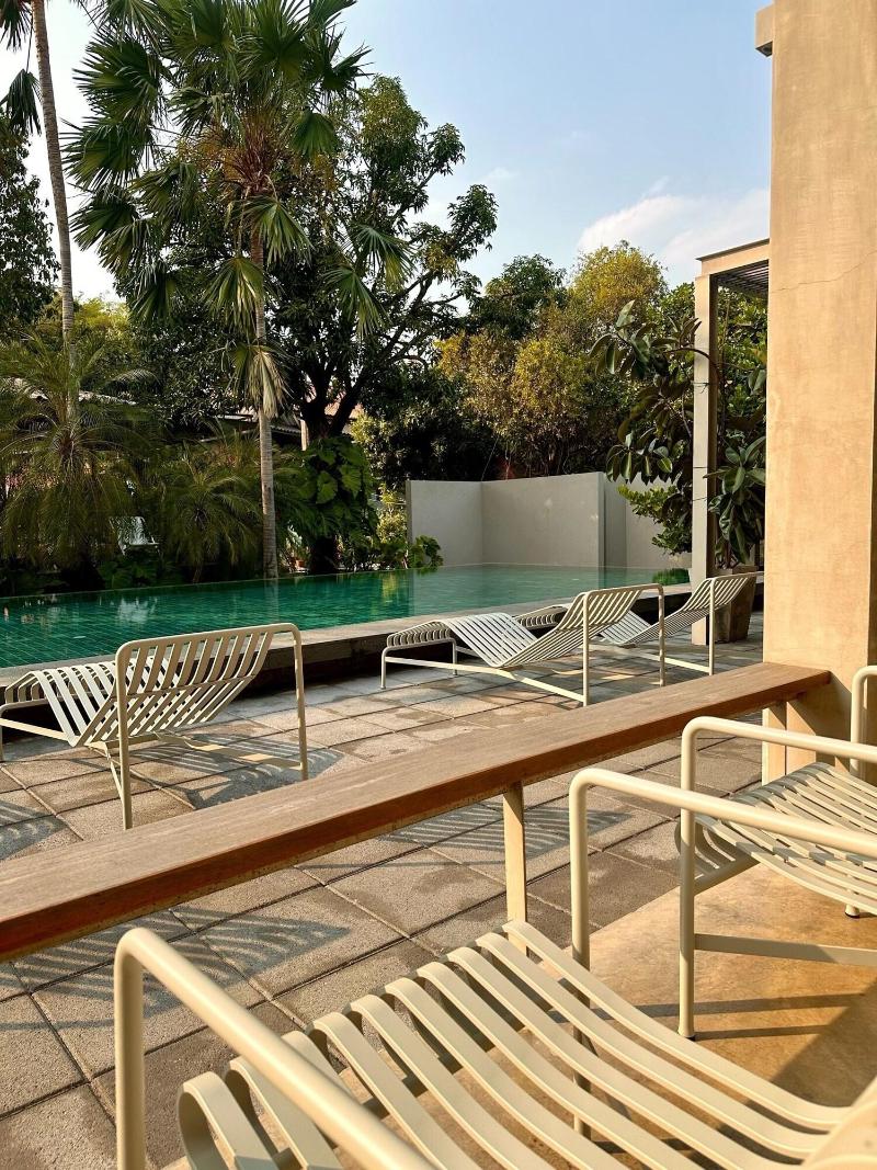 SUNKISS pool.bed.cafe image