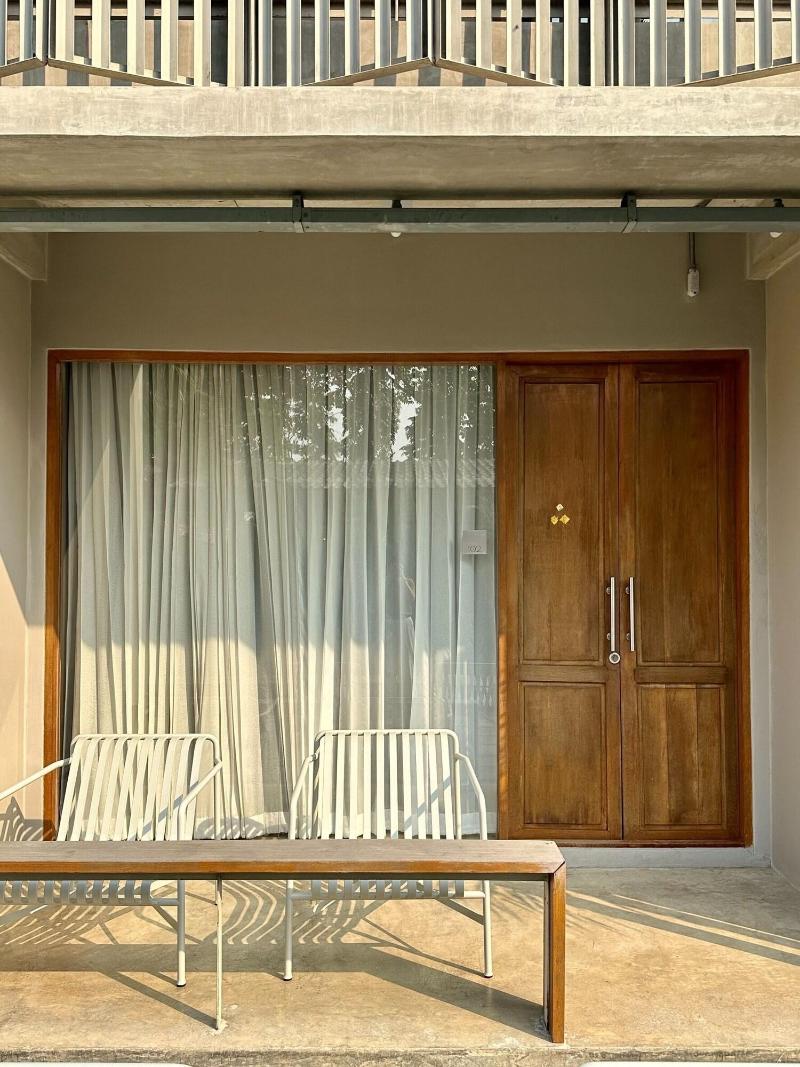 SUNKISS pool.bed.cafe image