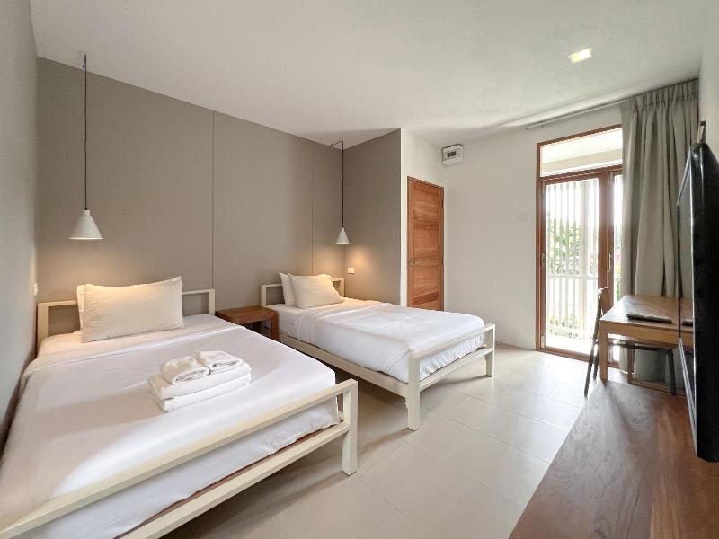 SUNKISS pool.bed.cafe image
