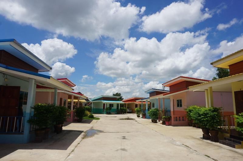 Bann Kwanlada Hotel — exterior view