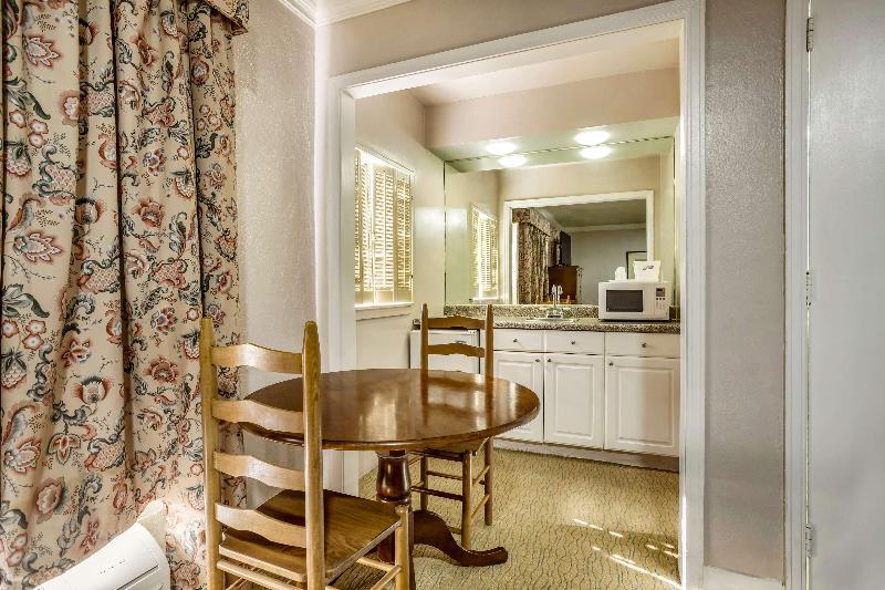 Americas Best Value Inn Historic Clewiston Inn image