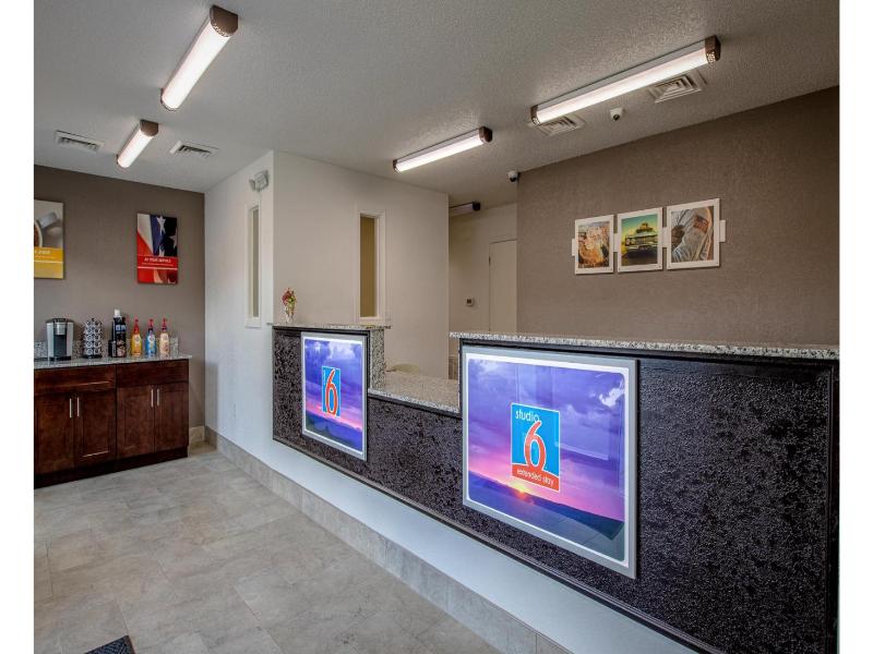 Studio 6 Greenville, SC  I-85 Near Downtown image