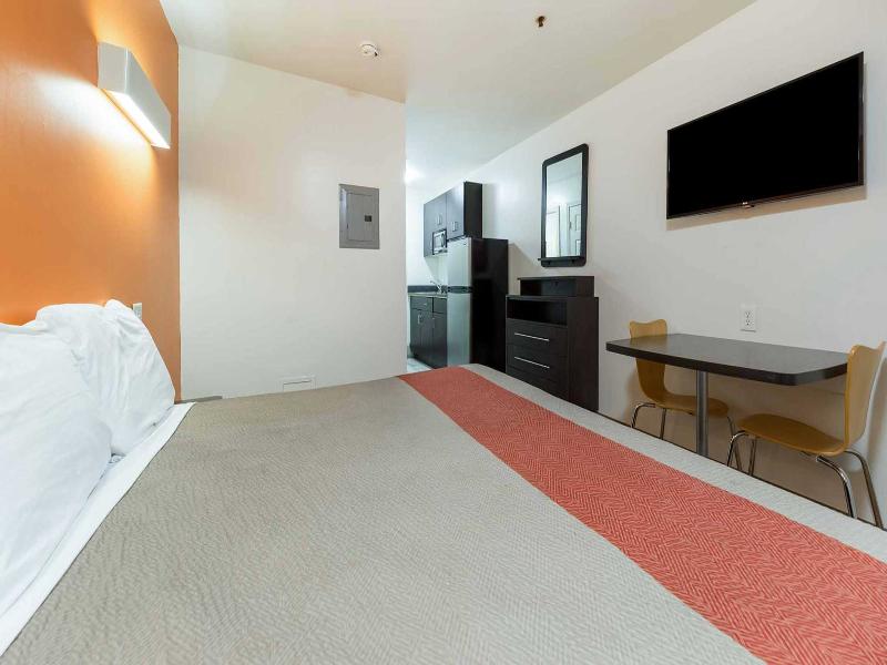 Motel 6 Greenville, SC image
