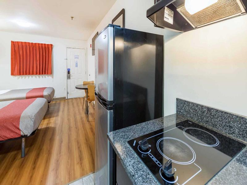 Motel 6 Greenville, SC image