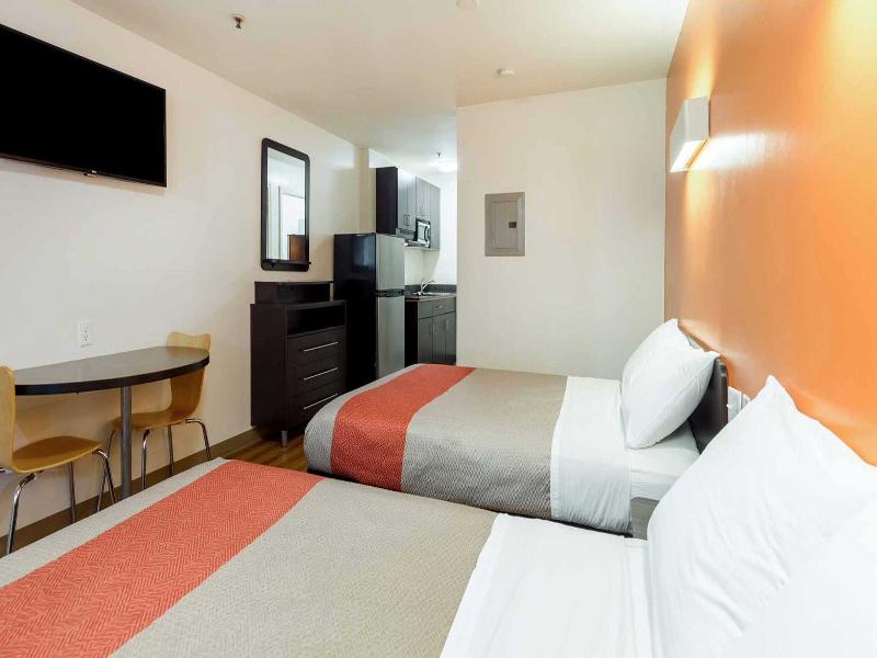 Motel 6 Greenville, SC image