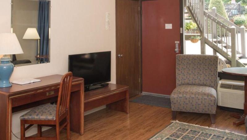 Highland Manor Inn image 7