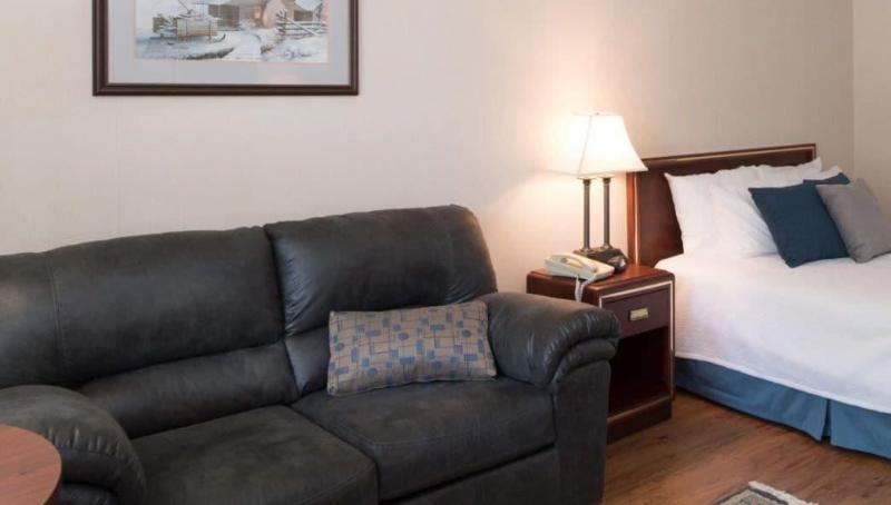 Highland Manor Inn image