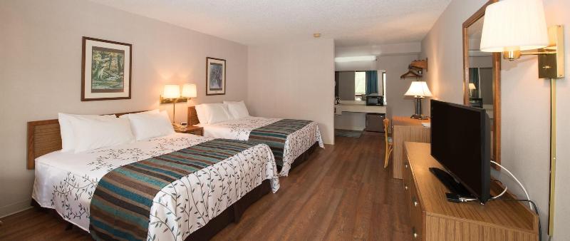 Highland Manor Inn image