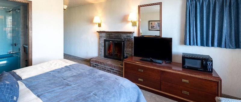 Highland Manor Inn image