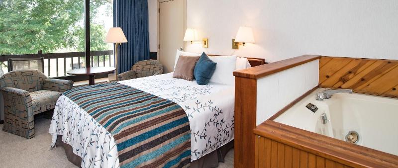 Highland Manor Inn image