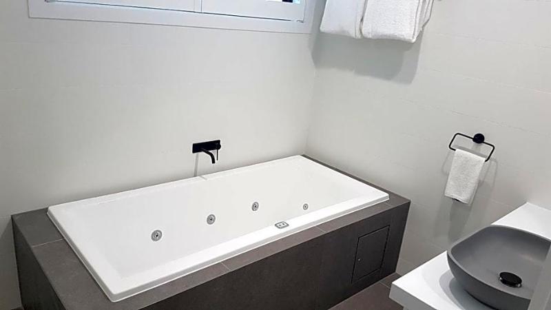 Ocean Grove Chalet image