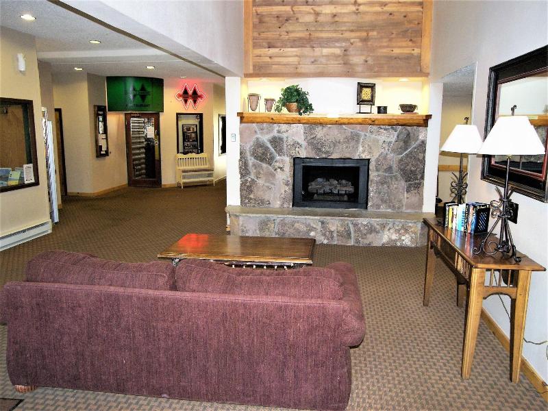 Fox Pine Lodge 3 Bed 3 Bath image