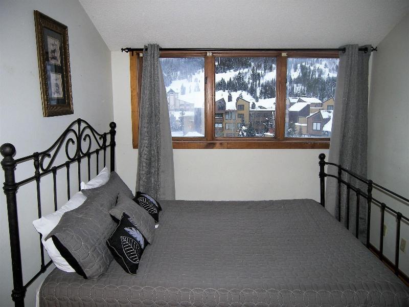 Fox Pine Lodge 3 Bed 3 Bath image