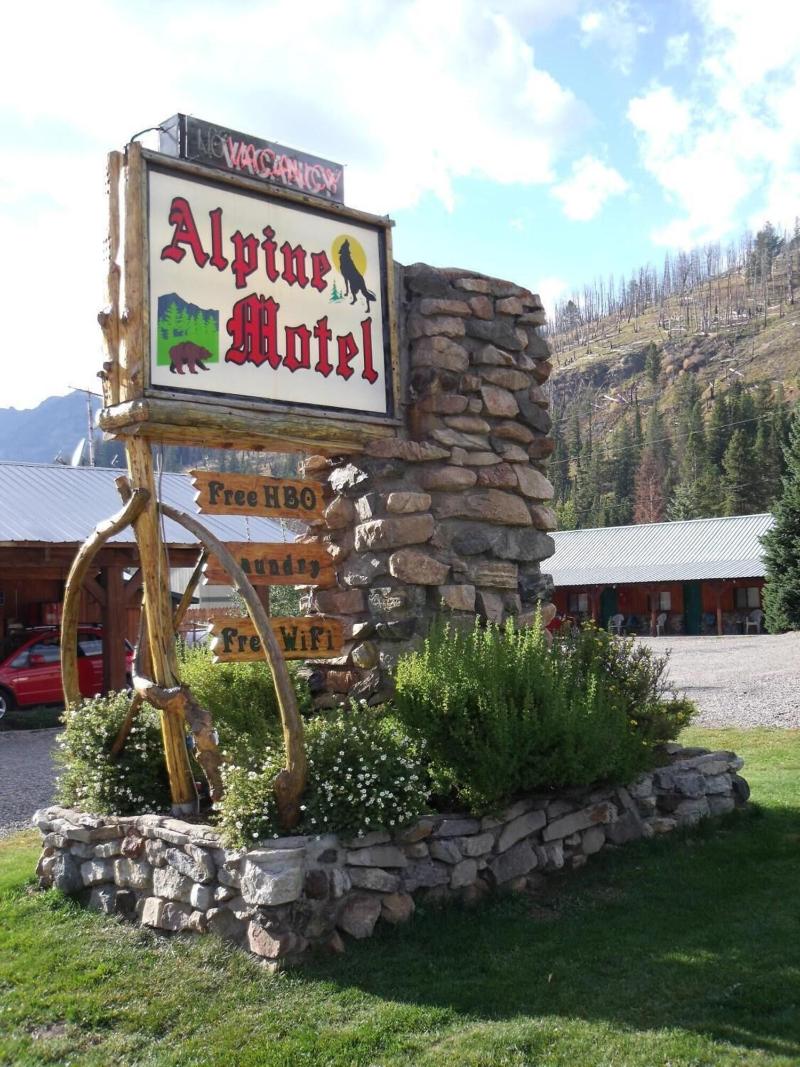 Alpine Motel image 7