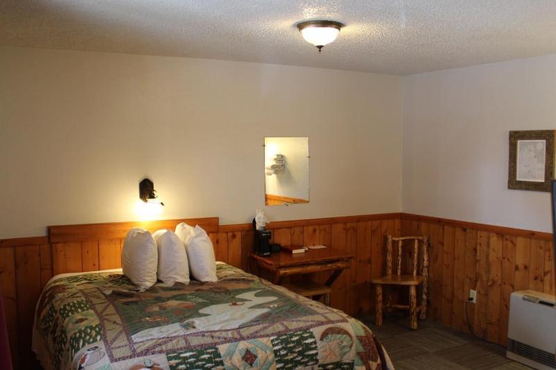 Alpine Motel image