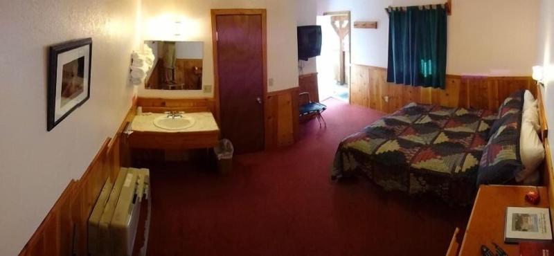 Alpine Motel image