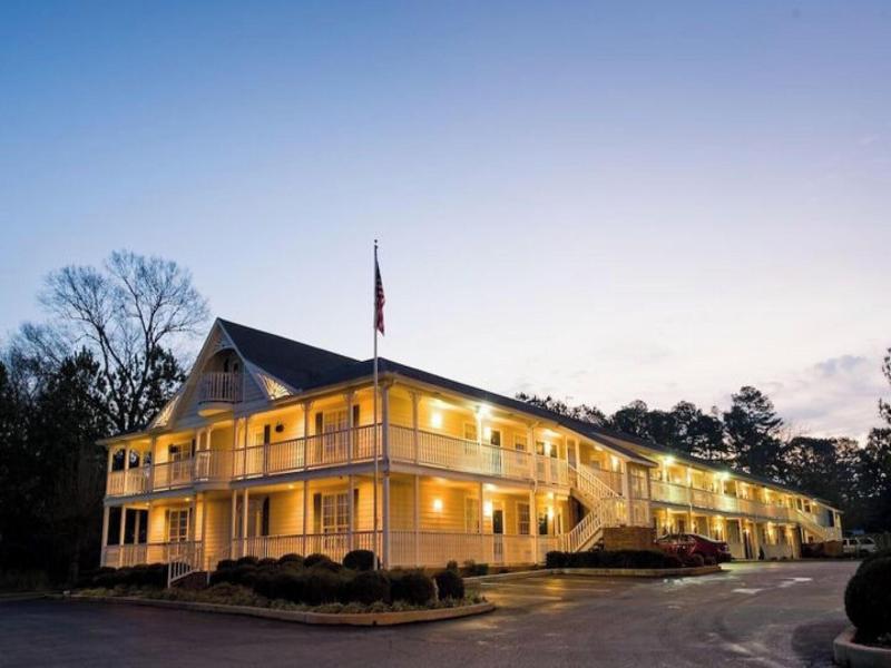Plantation Oaks Suites & Inn