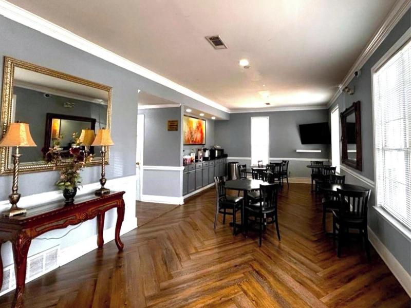 Plantation Oaks Suites & Inn