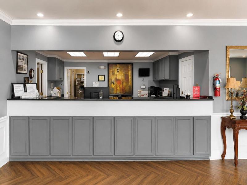 Plantation Oaks Suites & Inn