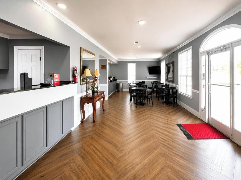 Plantation Oaks Suites & Inn