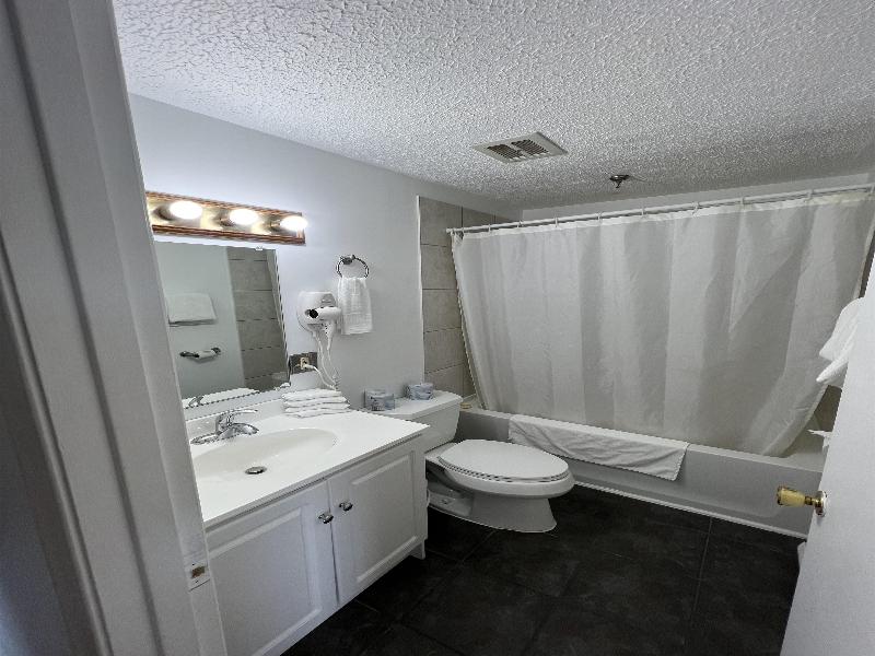 Harbourview Inn SureStayCollection by Best Western image