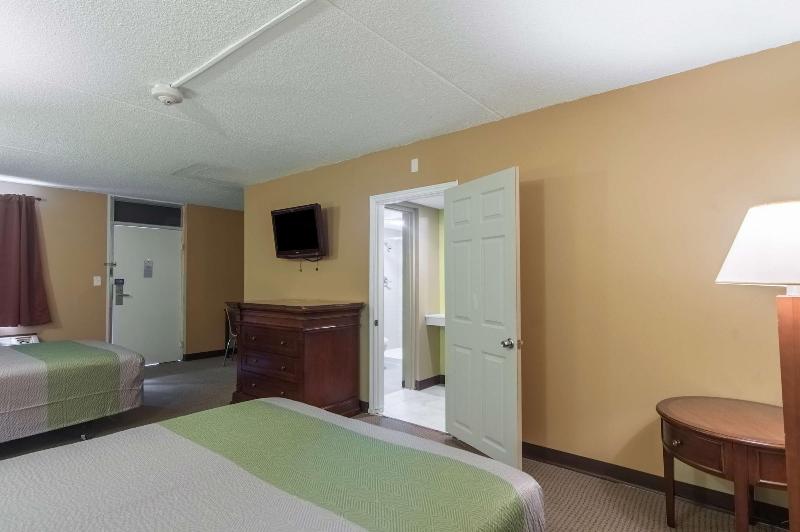 Motel 6 Sherman, TX image