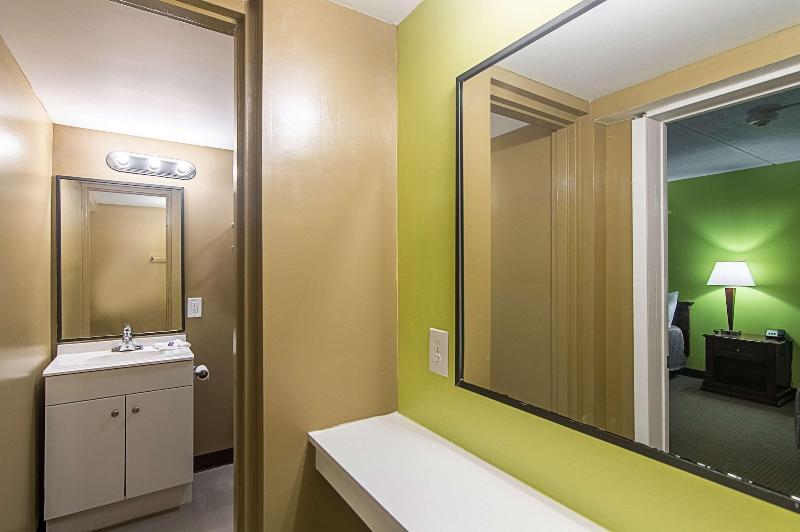 Motel 6 Sherman, TX image