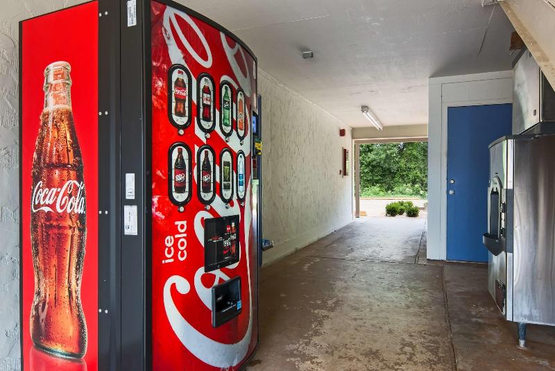 Motel 6 Atlanta, TX image