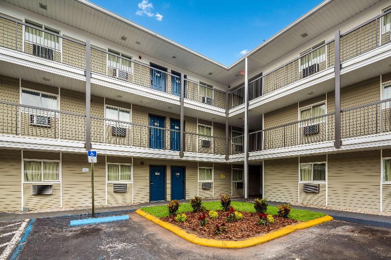 Motel 6 Jacksonville, FL - South image