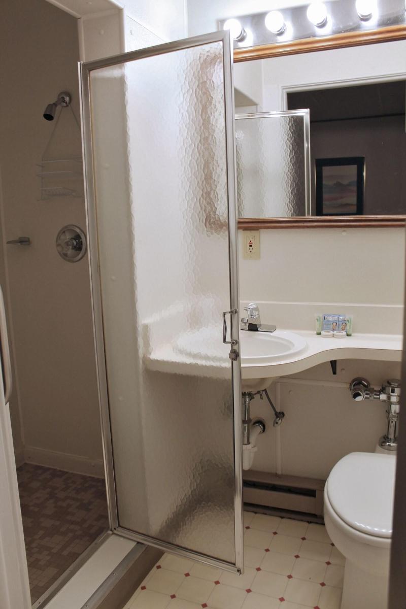 Budget Host Crestview Inn image