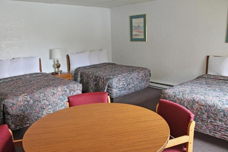 Budget Host Crestview Inn image 4